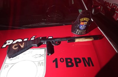 Denúncia anônima leva polícia a apreender espingarda artesanal na Vila Brejal