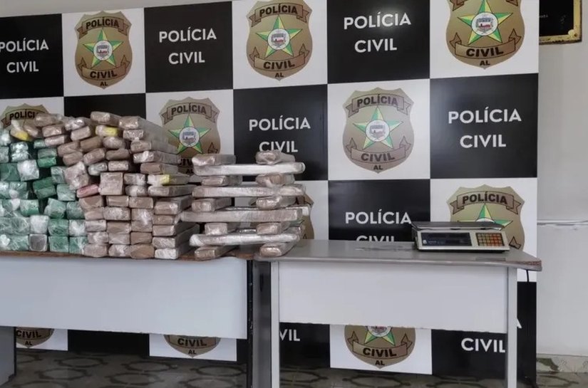 Cerca de 160 quilos de maconha que vinha do Paraná é apreendido com casal em São Sebastião