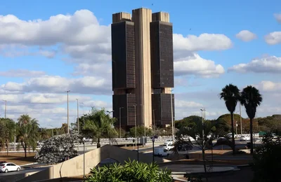 Inflação de 2025 ficará abaixo do teto da meta, em 4,45%