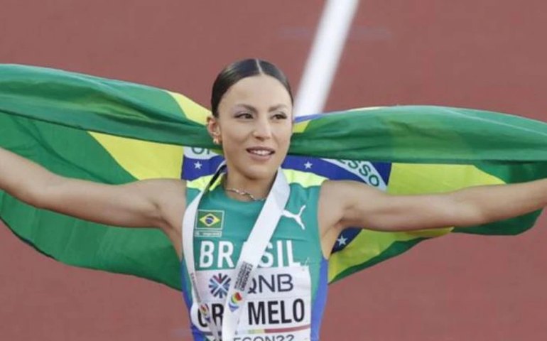 Letícia Oro se emociona com bronze sete meses após cirurgia: ‘Não tenho medo’