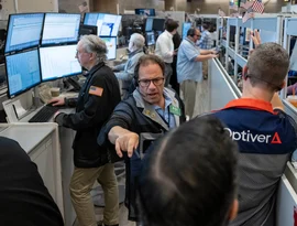 Alta dos preços do petróleo, a queda das ações de tecnologia e a reversão dos rendimentos dos títulos abalam Wall Street.