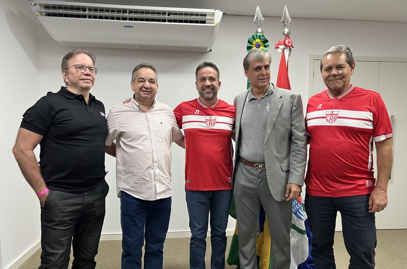 Governador anuncia quase R$ 6 milhões de aporte financeiro aos clubes de futebol de Alagoas