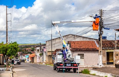 Viver Melhor: Prefeitura de Arapiraca inicia instalação de iluminação em LED no bairro Manoel Teles