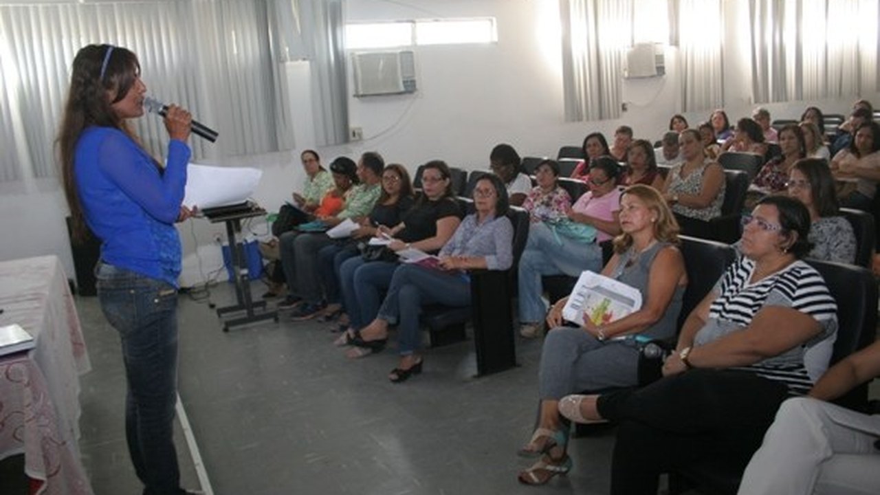 Escolas da 13ª Coordenadoria Regional fazem reunião de alinhamento para 2015