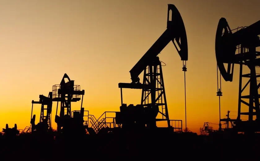 Petróleo fecha em alta, com expectativa por demanda e de olho em tensões geopolíticas