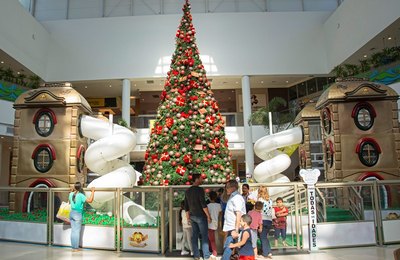 Arte circense é tema da decoração natalina do Pátio Maceió