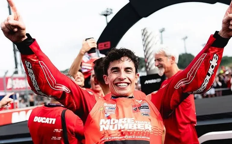 MotoGP: Márquez supera Di Giannantonio e vence sprint em Goiânia; Moreira é 10º