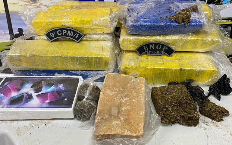 PM apreende mais de 154 kg de drogas e 37 armas de fogo