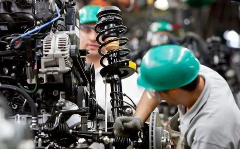 Produção industrial do Reino Unido recua 2% em setembro