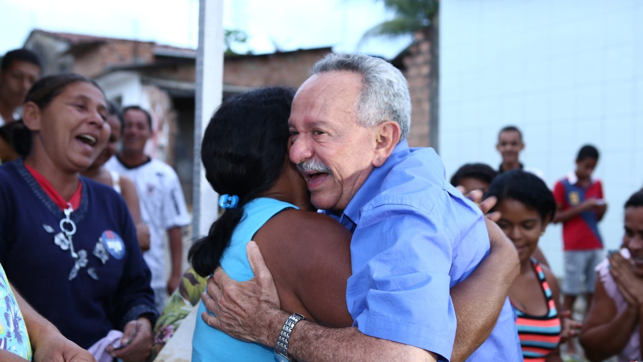 Prefeito de Roteiro declara apoio a Biu para governador