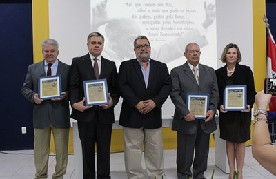 Foco em governança de resultados e entrega de comendas encerram III Fórum de Gestão Pública   