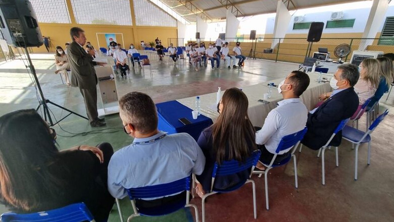 Projeto Recomeçar é implantado em Delmiro Gouveia; iniciativa oferecerá curso de assistente administrativo e operador de supermercado