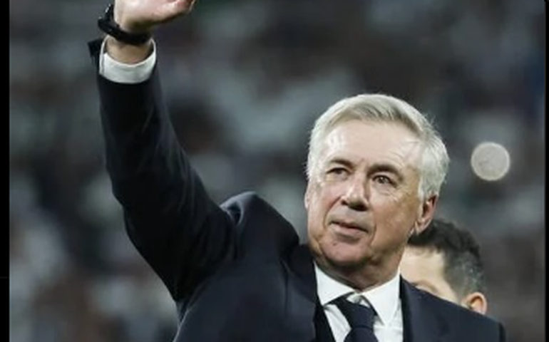 Presidente interino recebe Ancelotti em Itaquera durante turbulência política no Corinthians