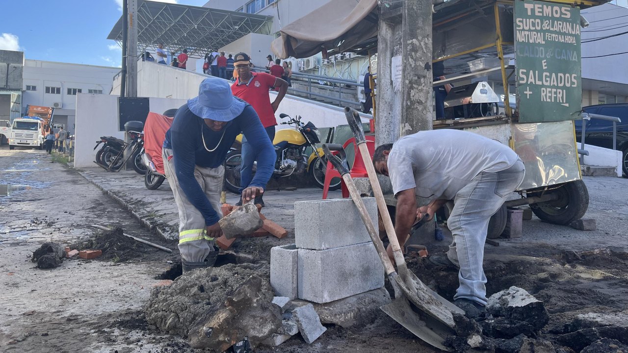Canais de escoamento de água pluvial são limpos para evitar risco de alagamentos no HGE