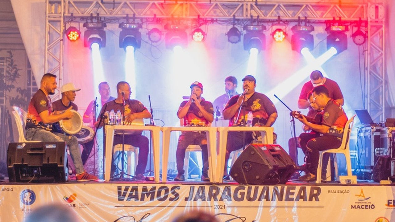 “Vamos Jaraguanear com Sextas Clássicas” leva diversidade musical para a Praça Dois Leões