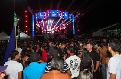 Santana do Mundaú encerra comemorações dos 66 anos com grande festa na Praça do Areado