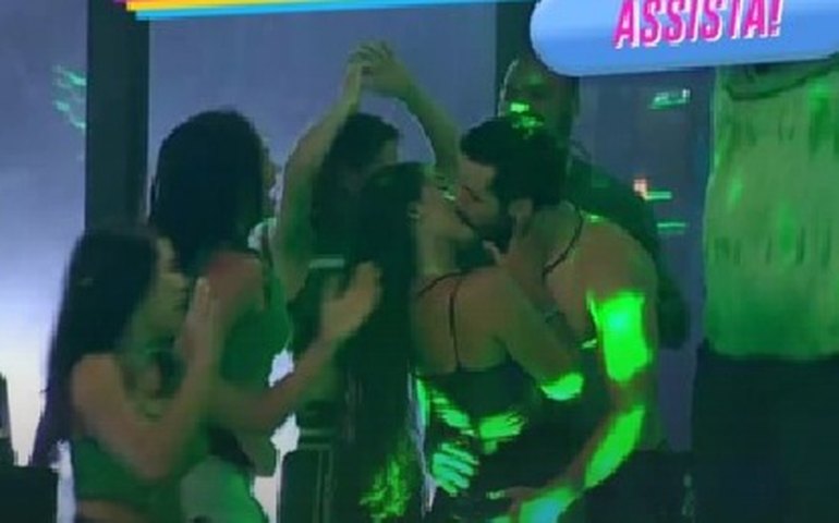 Festa do BBB deu samba, com direito a primeiro beijo e Davi falando em ir ao paredão