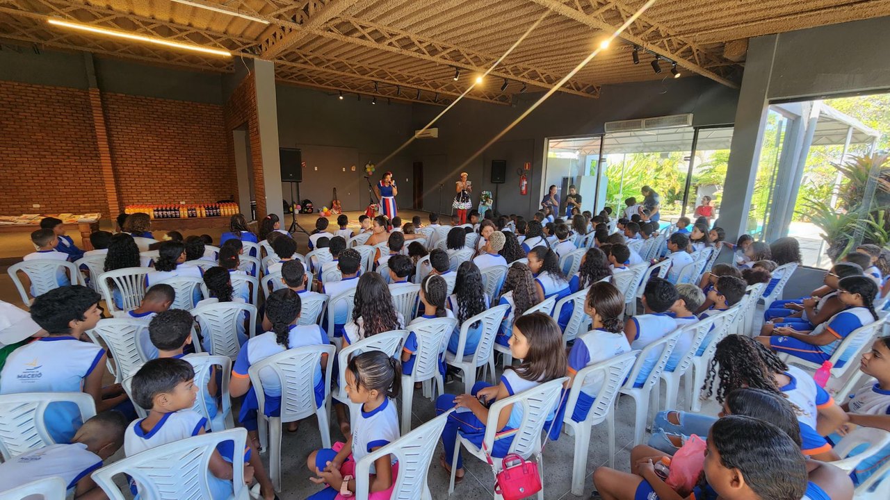 Biblioteca Pública Estadual Graciliano Ramos realiza 6ª edição da Praça Literária