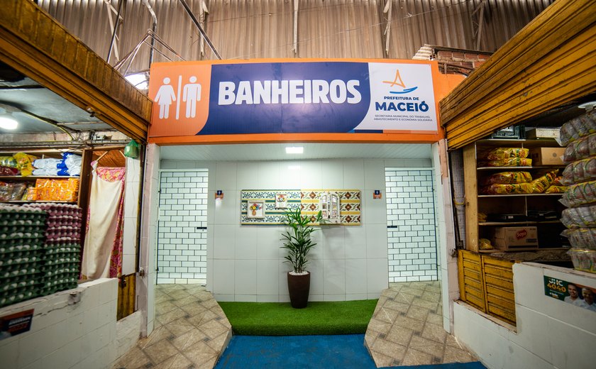 Permissionários e clientes do Mercado da Produção recebem novos banheiros