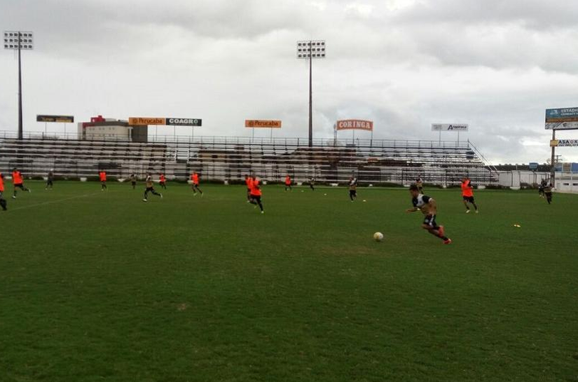 Visando o confronto decisivo contra o Genus, técnico Betinho esboça o time titular