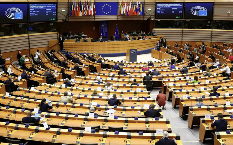 UE: Partidos de direita buscam coalizões para ganhar espaço no novo Parlamento Europeu