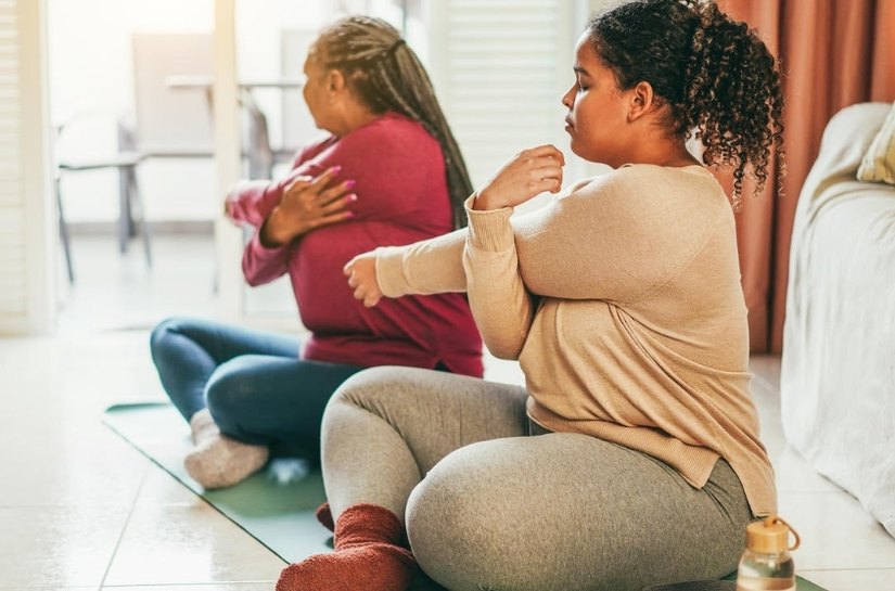 Da calistenia ao muay thai: 1,9 milhões de buscas por treinos em casa refletem o impacto das baixas temperaturas na prática de exercícios
