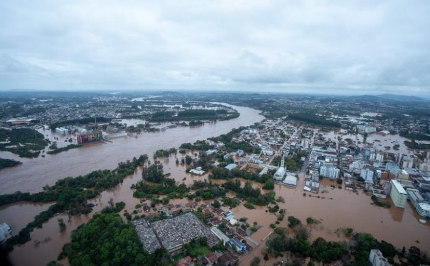 Lira dispensa registro de presença de deputados do Rio Grande do Sul nesta semana