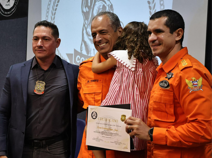Militar do CBMAL conclui curso pioneiro de Condutor de Cães de Faro Policial promovido pela Polícia Civil de Alagoas