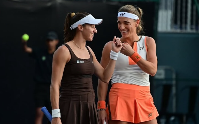 Stefani se vinga de argentina algoz de Naná nas duplas e vai à semifinal do SP Open