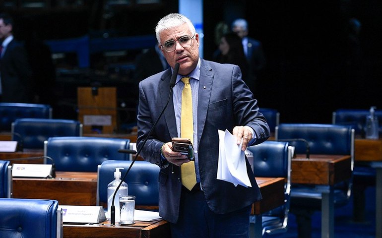 Senadores criticam visita de Maduro ao Brasil com honras de chefe de Estado