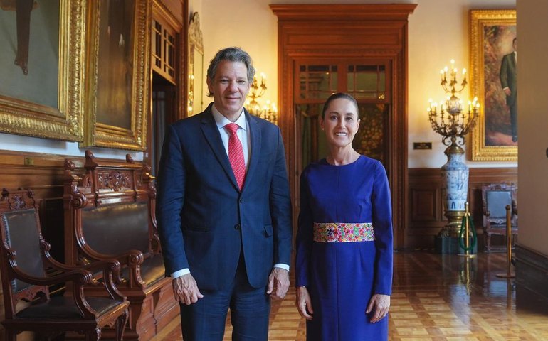 Haddad conversa com presidenta do México sobre relações econômicas