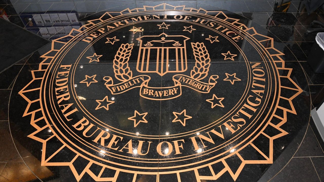 FBI faz a maior apreensão de bombas caseiras da história do órgão