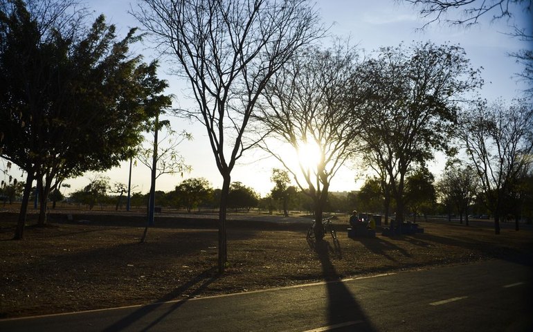 Umidade do ar pode ficar abaixo de 12% em quatro estados e no DF