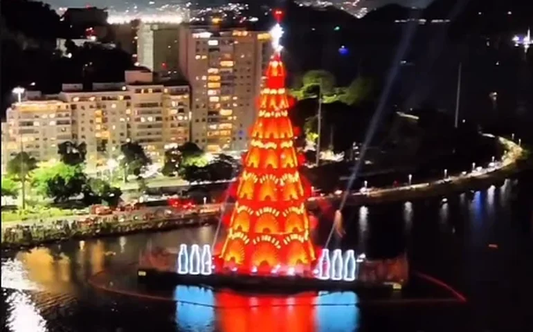 Tapumes metálicos são instalados na Epitácio Pessoa para evitar retenções durante Árvore da Lagoa