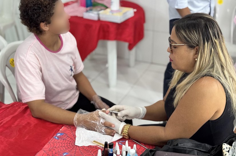 Dia de beleza resgata autoestima de adolescentes em cumprimento de medidas socioeducativas