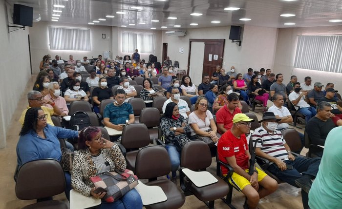 Foram 210 votos a favor e dez contrários à última proposta de reajuste salarial
