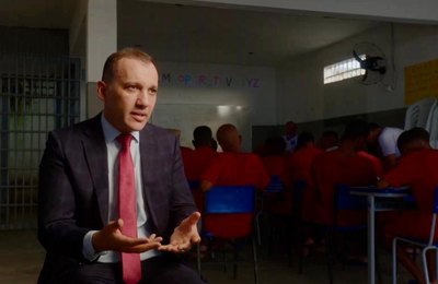 Documentário sobre 'Livros que Libertam' estreia nesta quarta (5) na Bienal do Livro