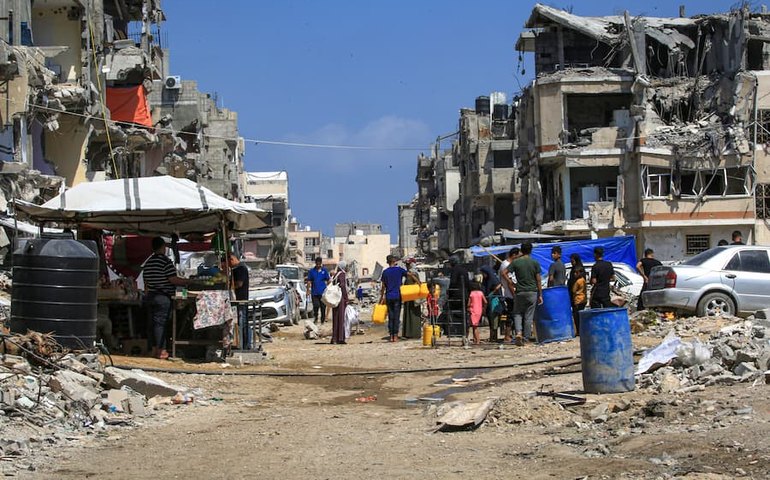 Ataque de Israel a sul de Gaza deixa pelo menos 71 mortos