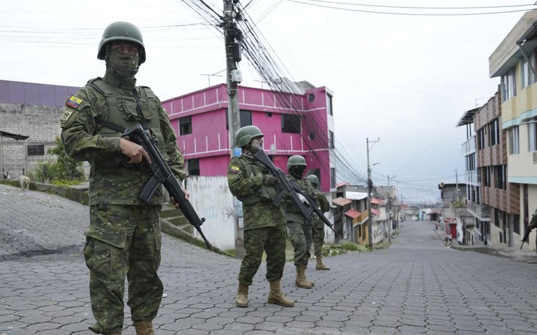 Equador declara estado de emergência em cinco províncias devido ao aumento da violência