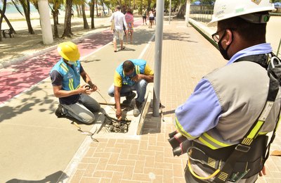 Operação integrada identifica 13 pontos com furto de energia na orla de Maceió
