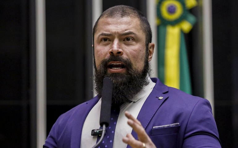 Relatoria da PEC que proíbe militar da ativa na política fica com PL