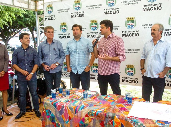Rui Palmeira autoriza obras em praça e vias do Jardim Alagoas