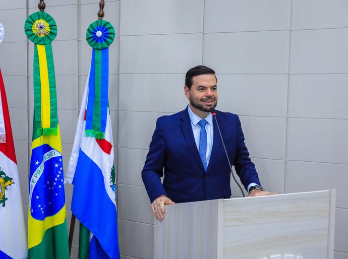 Chico Filho levará ao MP levantamento de cobrança indevida de taxa de esgoto em Maceió