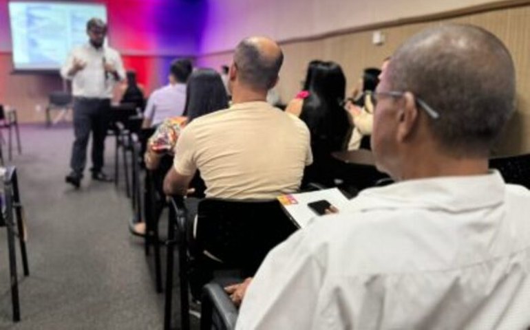 Tema “E-social e o Poder Público” : Um dia inteiro de palestras Congresso dos Municípios 2023