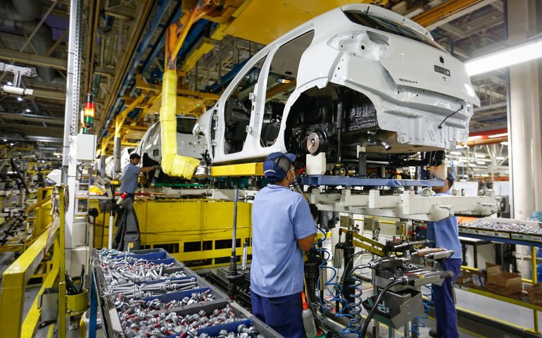 Guerra comercial dos EUA com Europa e Ásia seria oportuna para a indústria do Brasil, nota analista