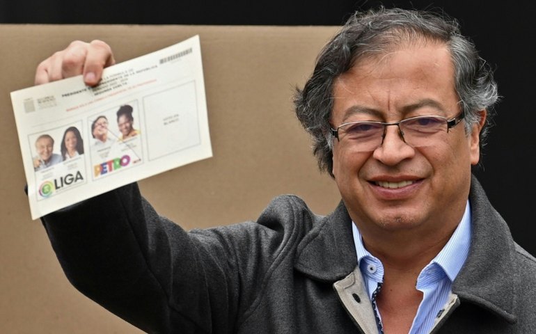 Pedro Sánchez parabeniza Lula e fala em atuar junto contra mudanças climáticas