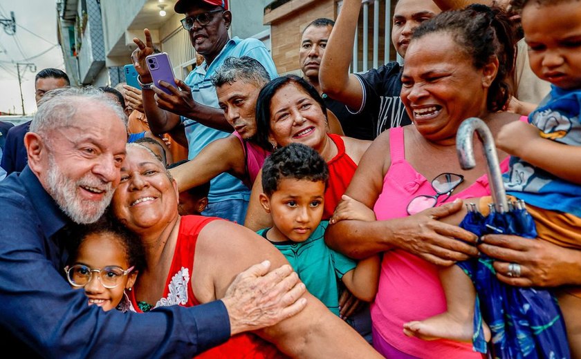 Recife - PE: Moradores de Brasília Teimosa recebem títulos fundiários