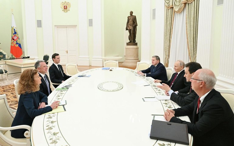 Negociações sobre a Ucrânia em Abu Dhabi são adiadas após encontro entre Rússia e EUA