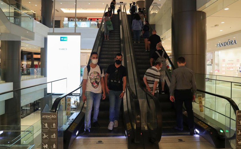 Jovens são os mais afetados pelos efeitos da pandemia, mostra estudo