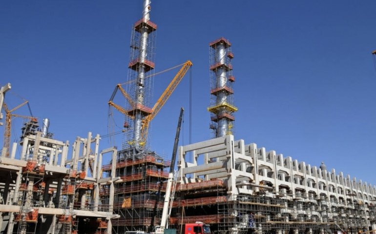 Justiça condena Mendes Jr. e dois ex-executivos por pagamento de propinas a Costa